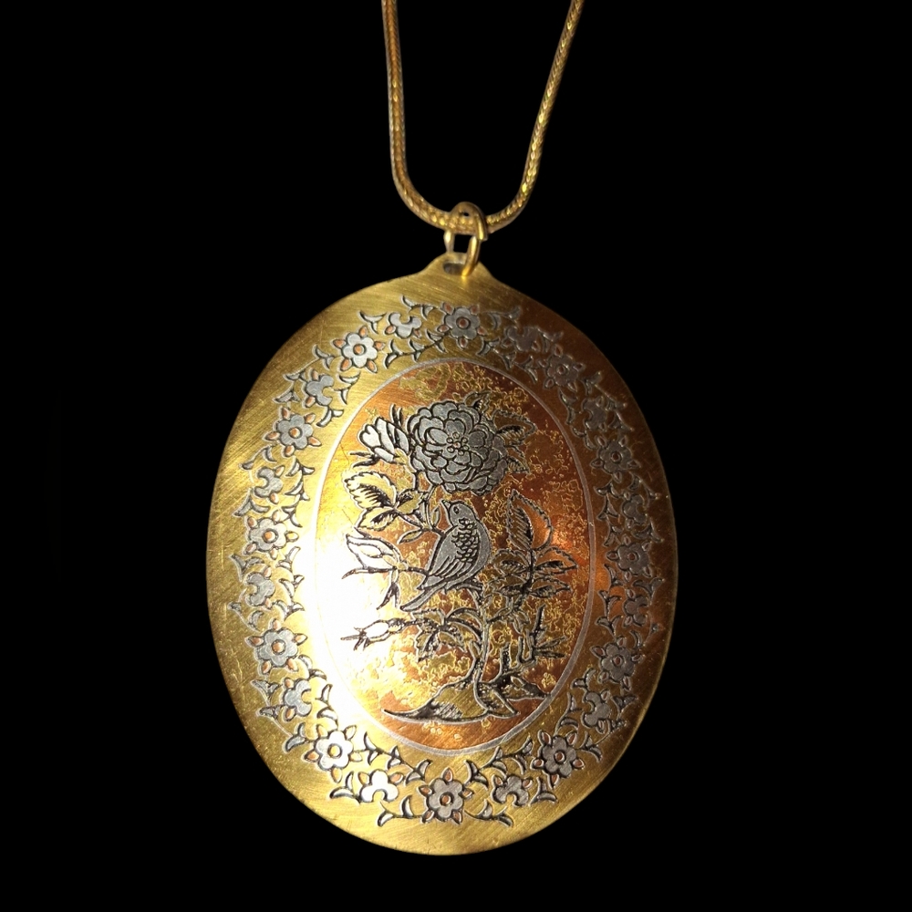 Reed and barton damascene Gold pendant Signed Vintage and chain
